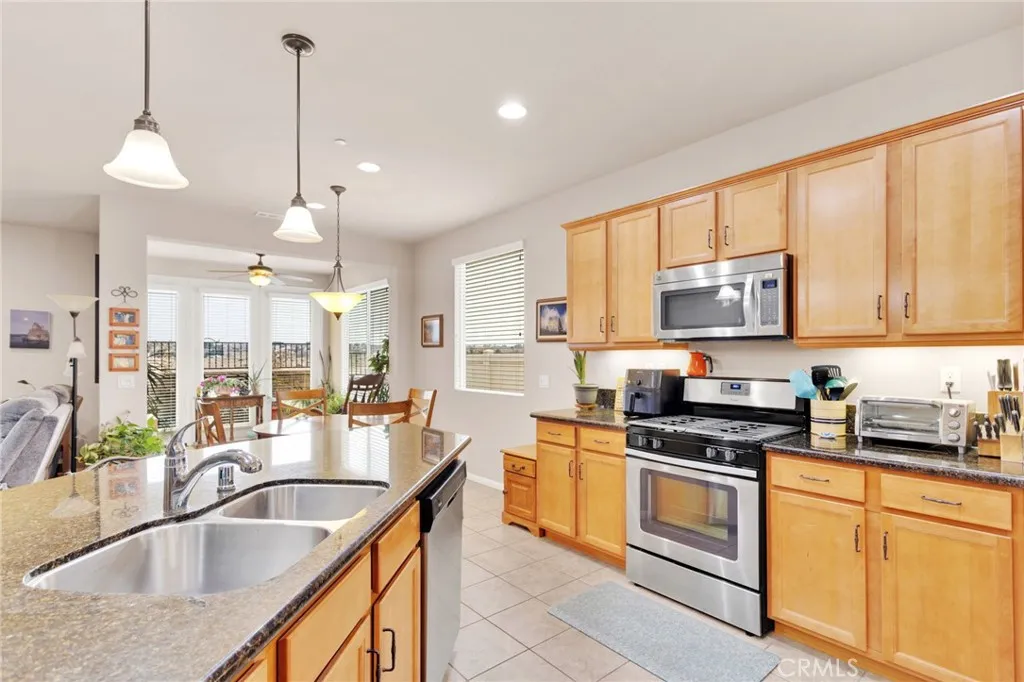 10212 Darby, Apple Valley, California 92308 home-pic-13