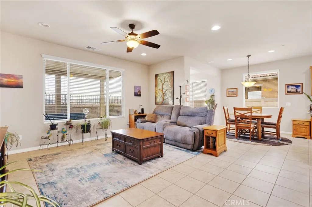 10212 Darby, Apple Valley, California 92308 home-pic-6