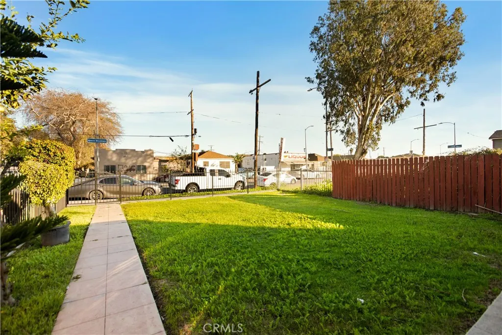 8449 S Main, Los Angeles, California 90003 home-pic-14
