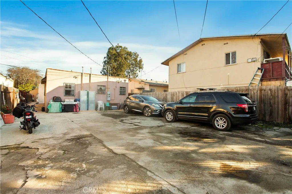 8449 S Main, Los Angeles, California 90003 home-pic-16