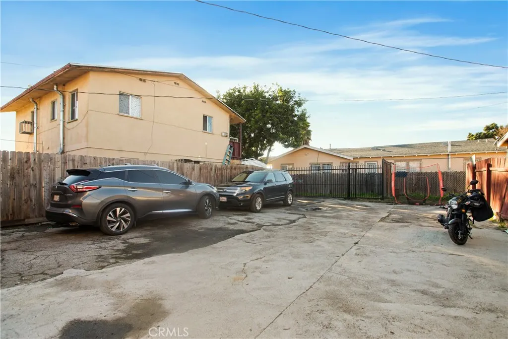 8449 S Main, Los Angeles, California 90003 home-pic-9