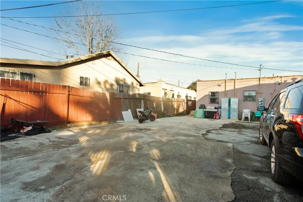 8449 S Main, Los Angeles, California 90003 home-pic-15
