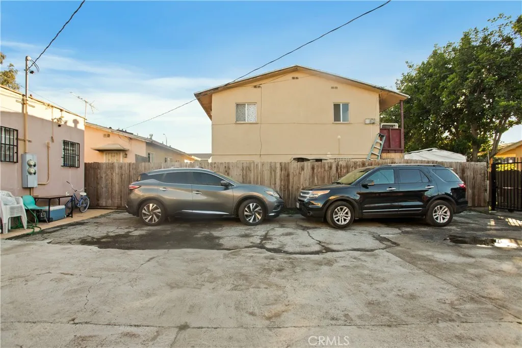 8449 S Main, Los Angeles, California 90003 home-pic-12
