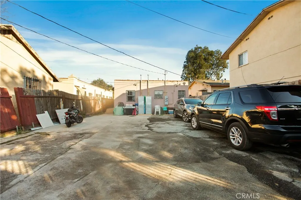 8449 S Main, Los Angeles, California 90003 home-pic-11