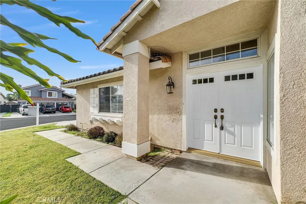 14086 Valley Forge Court, Fontana, California 92336 home-pic-3