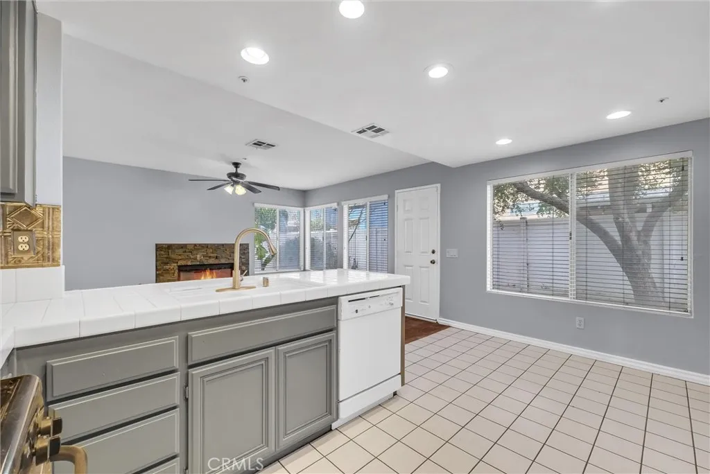 14086 Valley Forge Court, Fontana, California 92336 home-pic-24