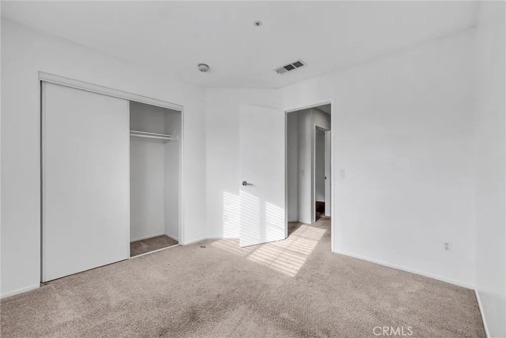 14086 Valley Forge Court, Fontana, California 92336 home-pic-17