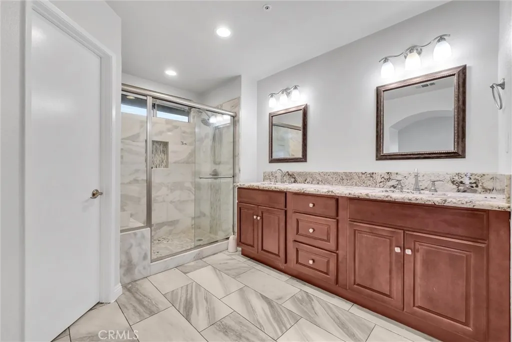 14086 Valley Forge Court, Fontana, California 92336 home-pic-12