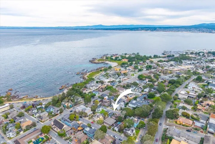 132 6th Street, Pacific Grove, California 93950