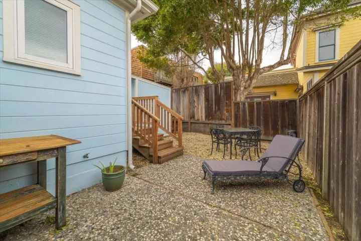132 6th Street, Pacific Grove, California 93950