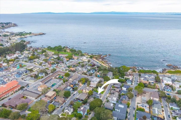 132 6th Street, Pacific Grove, California 93950