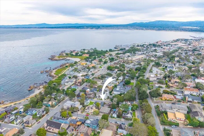 132 6th Street, Pacific Grove, California 93950
