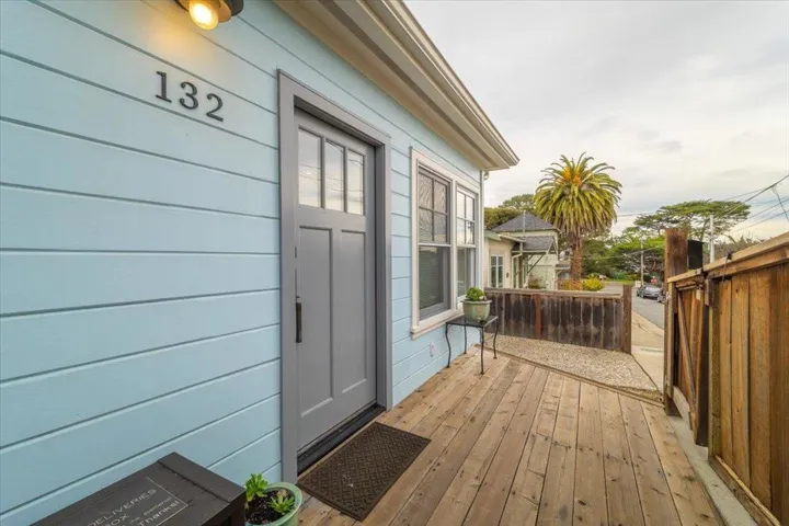 132 6th Street, Pacific Grove, California 93950
