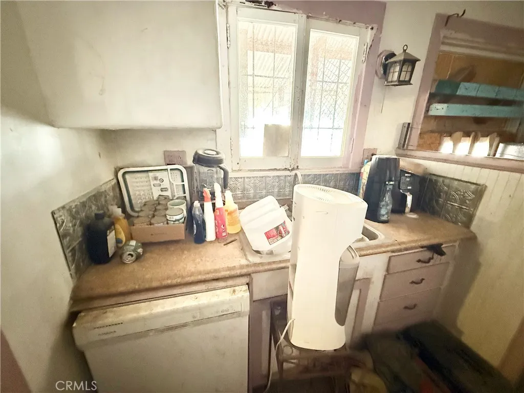83040 Magnolia Avenue, Trona, California 93562 home-pic-10