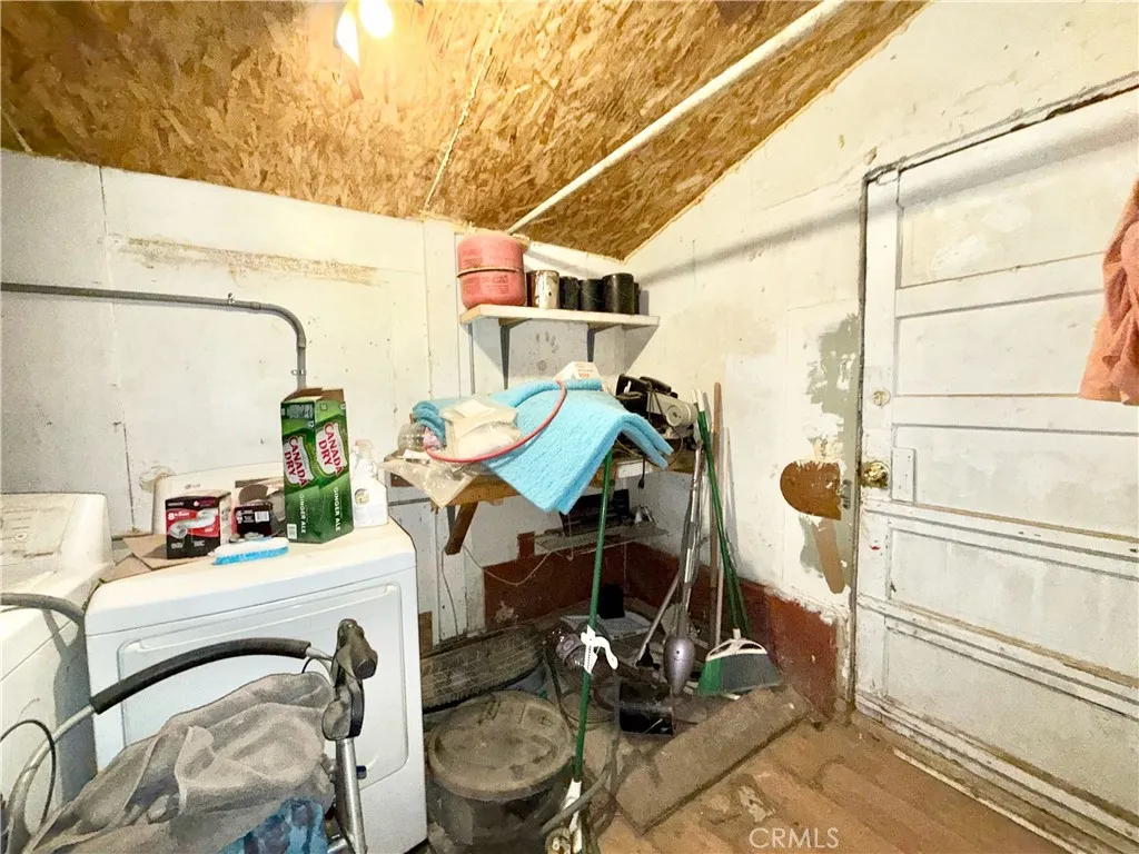 83040 Magnolia Avenue, Trona, California 93562 home-pic-14