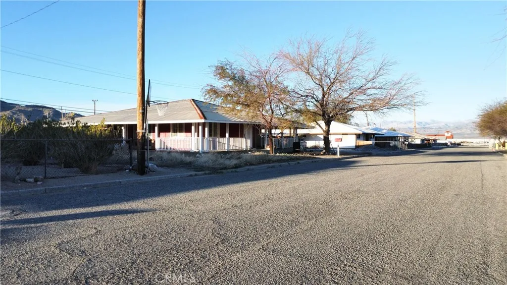 83040 Magnolia Avenue, Trona, California 93562 home-pic-4
