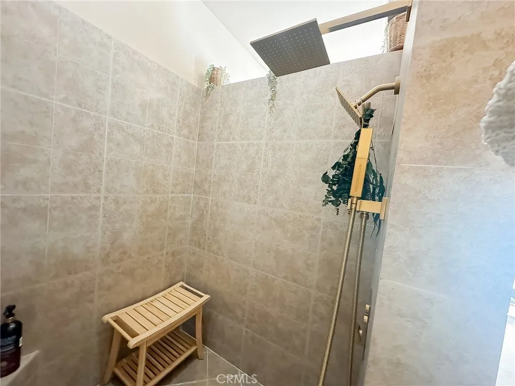 7525 Whitney, Yucca Valley, California 92284 home-pic-12