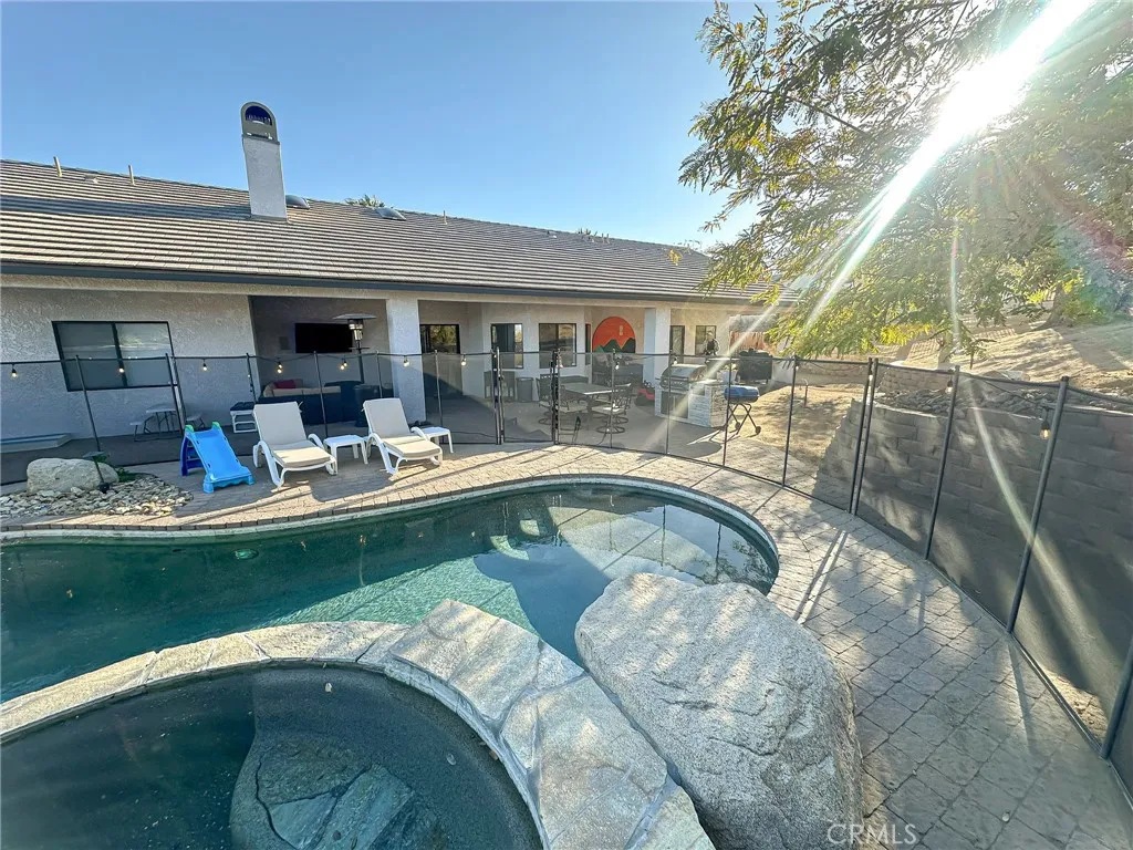 7525 Whitney, Yucca Valley, California 92284 home-pic-11