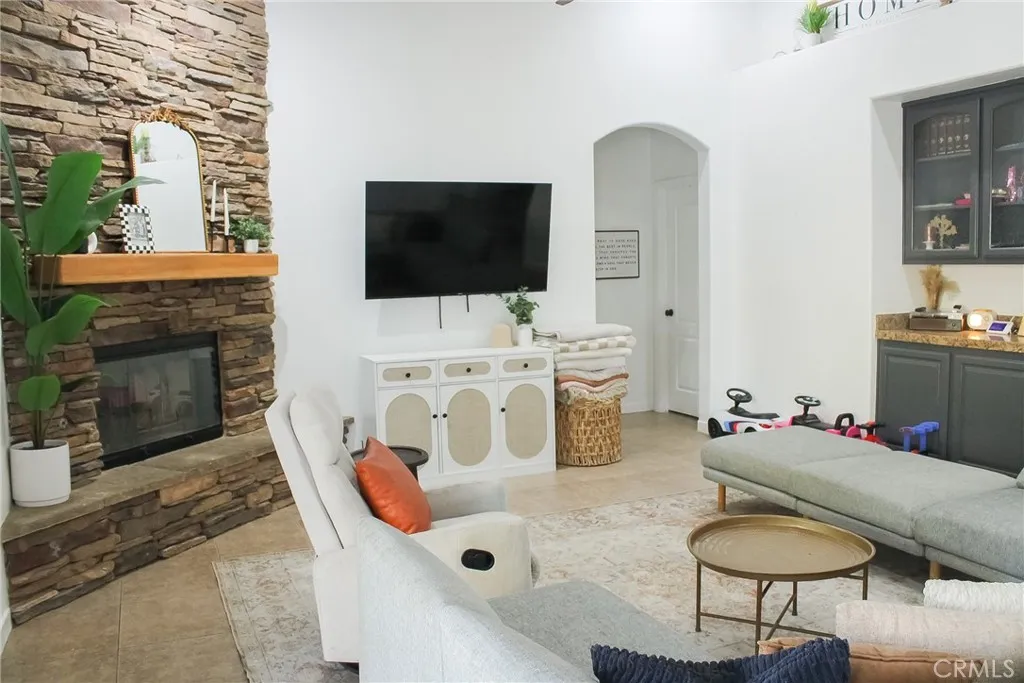 7525 Whitney, Yucca Valley, California 92284 home-pic-4