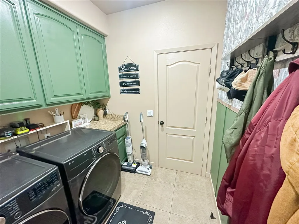 7525 Whitney, Yucca Valley, California 92284 home-pic-20