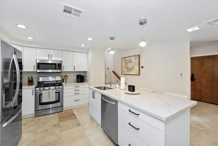 17-Kitchen