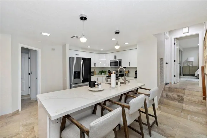 16-Kitchen