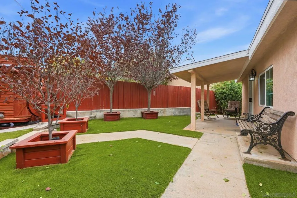 1305 Ash St, Ramona, California 92065 home-pic-1