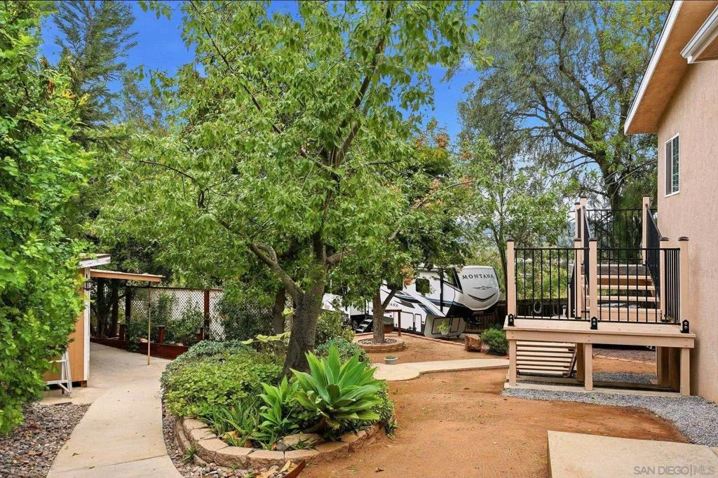 1305 Ash St, Ramona, California 92065 home-pic-15