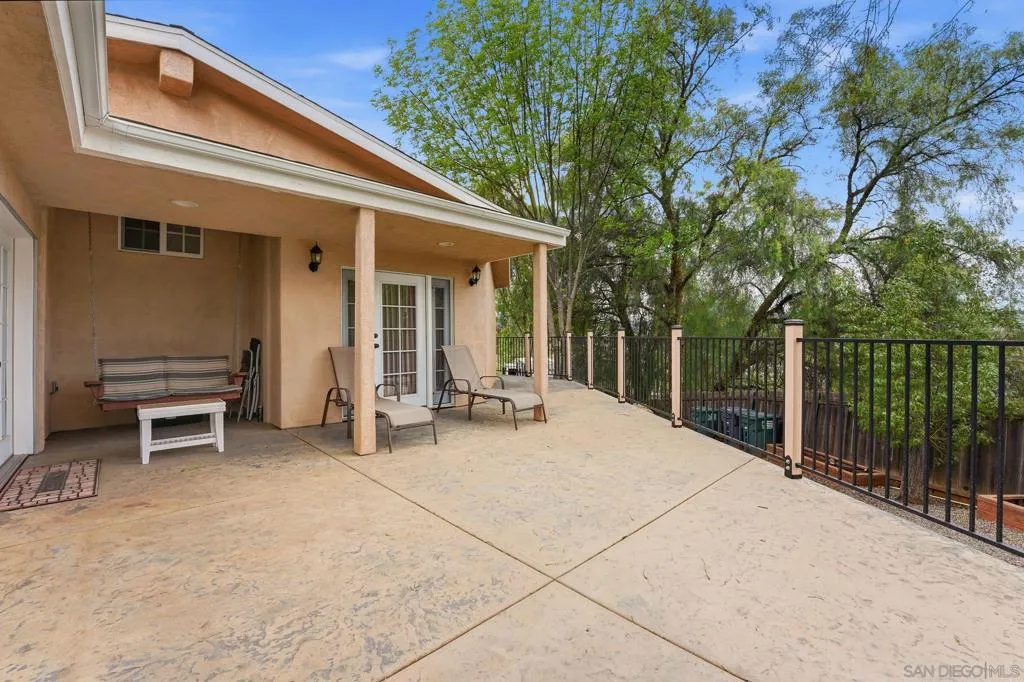 1305 Ash St, Ramona, California 92065 home-pic-45
