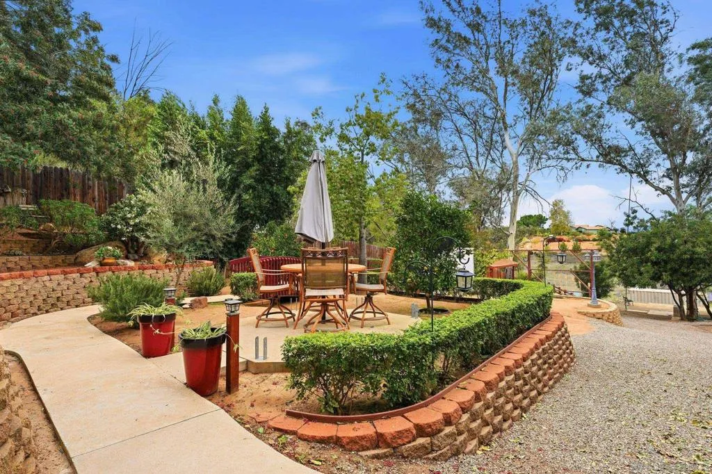 1305 Ash St, Ramona, California 92065 home-pic-40