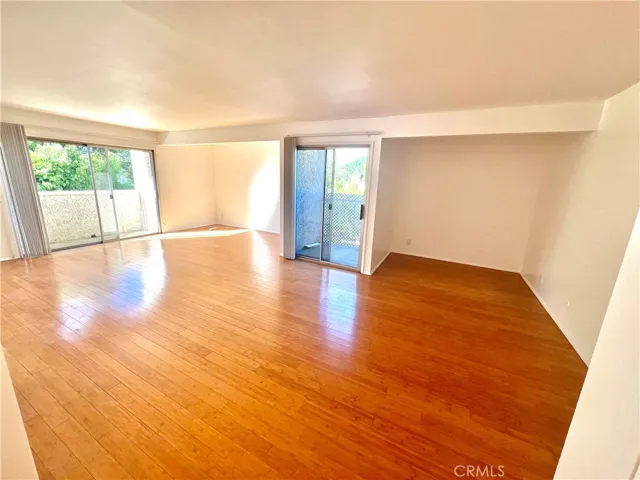spacious living room with air condition unit