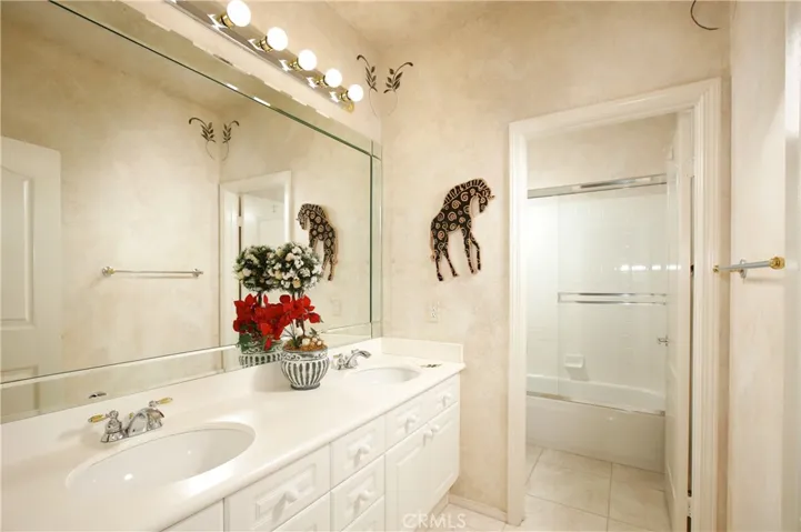 Main Floor bath