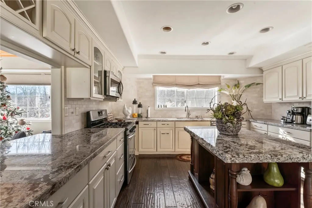 1212 Portillo, Lake Arrowhead, California 92352 home-pic-10