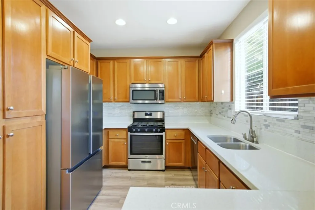 27114 Dolostone, Moreno Valley, California 92555 home-pic-18