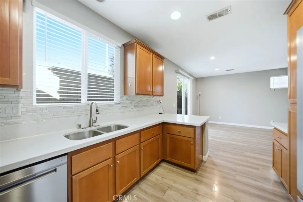 27114 Dolostone, Moreno Valley, California 92555 home-pic-20