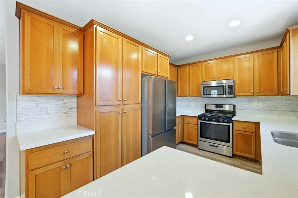 27114 Dolostone, Moreno Valley, California 92555 home-pic-17