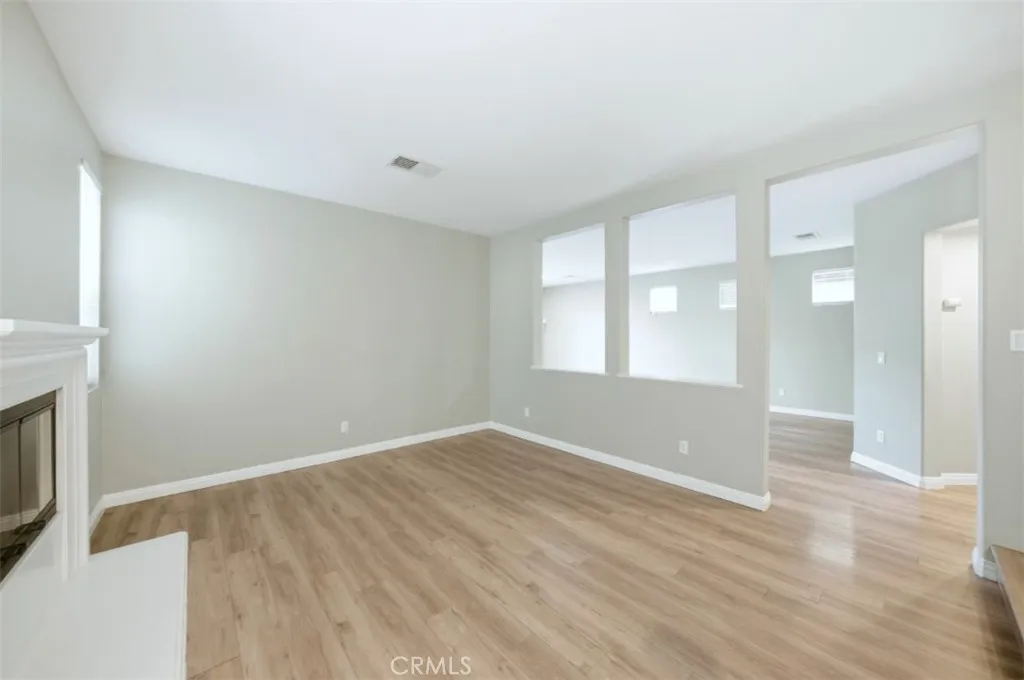 27114 Dolostone, Moreno Valley, California 92555 home-pic-9