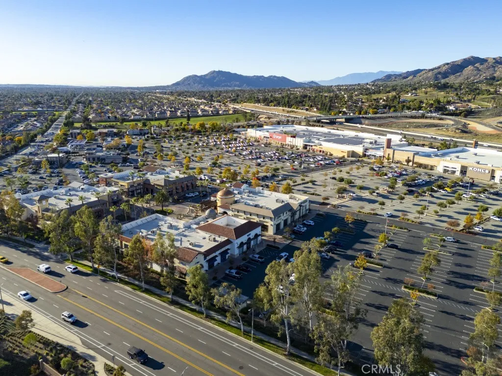 27114 Dolostone, Moreno Valley, California 92555 home-pic-61