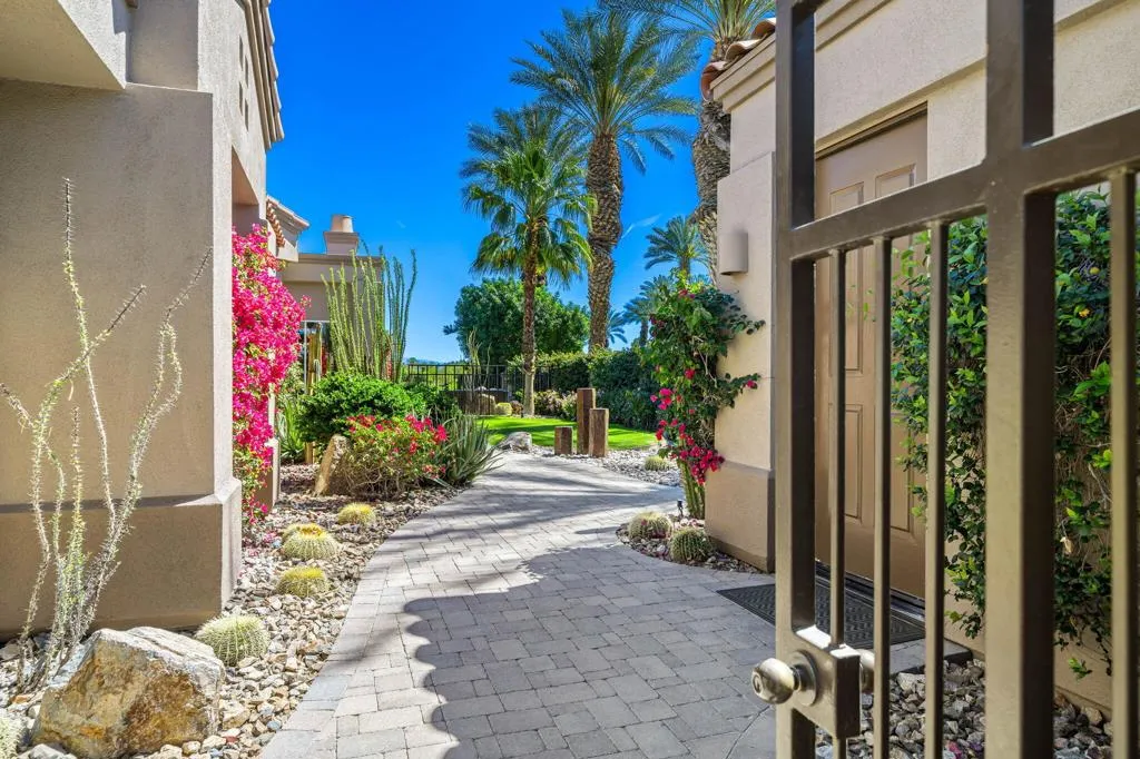 350 Bright Rock Drive, Palm Desert, California 92211 home-pic-50