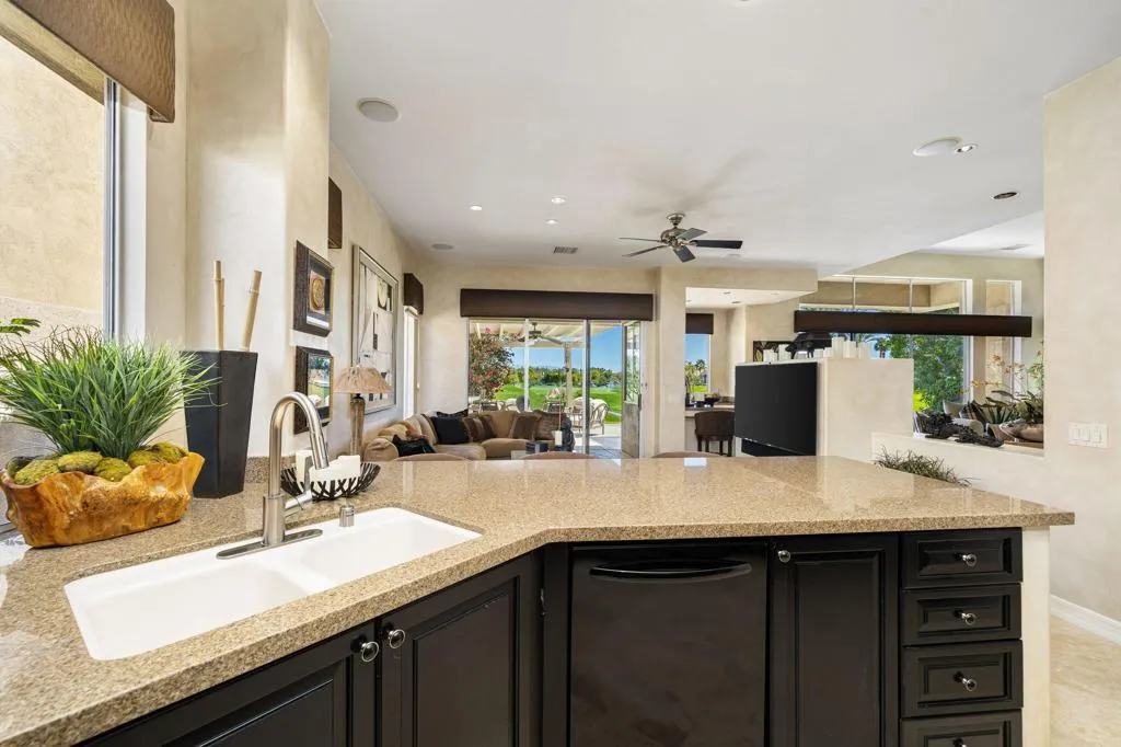 350 Bright Rock Drive, Palm Desert, California 92211 home-pic-27