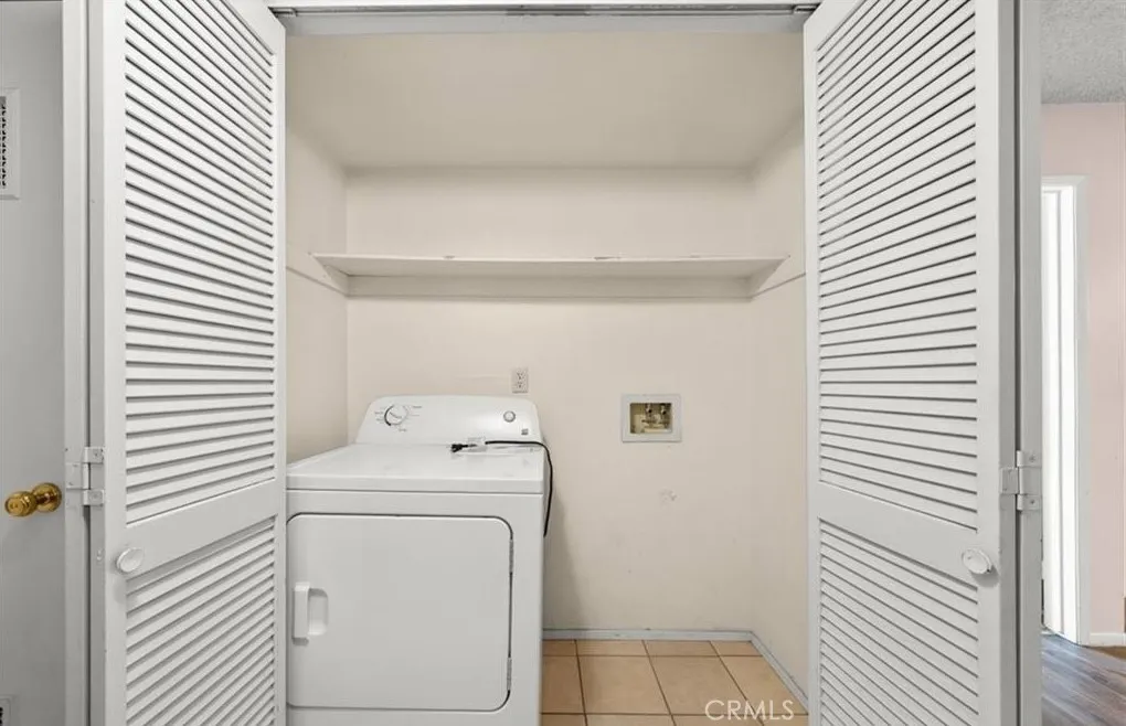 wash and dryer hook ups