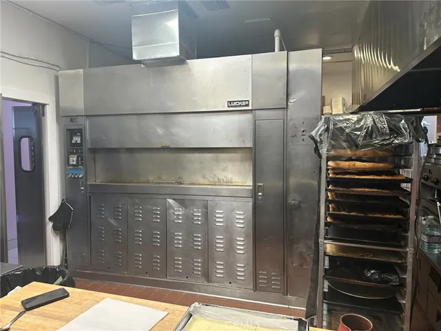 7780 Foothill Boulevard, Tujunga, California 91042