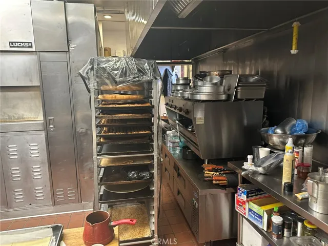 7780 Foothill Boulevard, Tujunga, California 91042