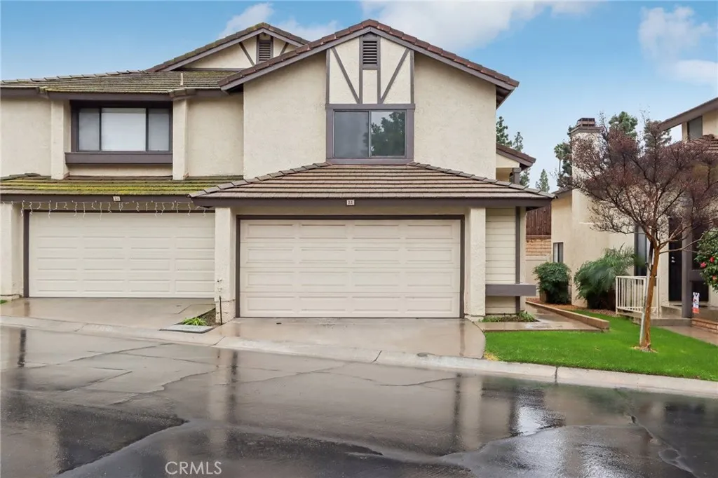 5050 Canyon Crest Drive 22, Riverside, California 92507 home-pic-1