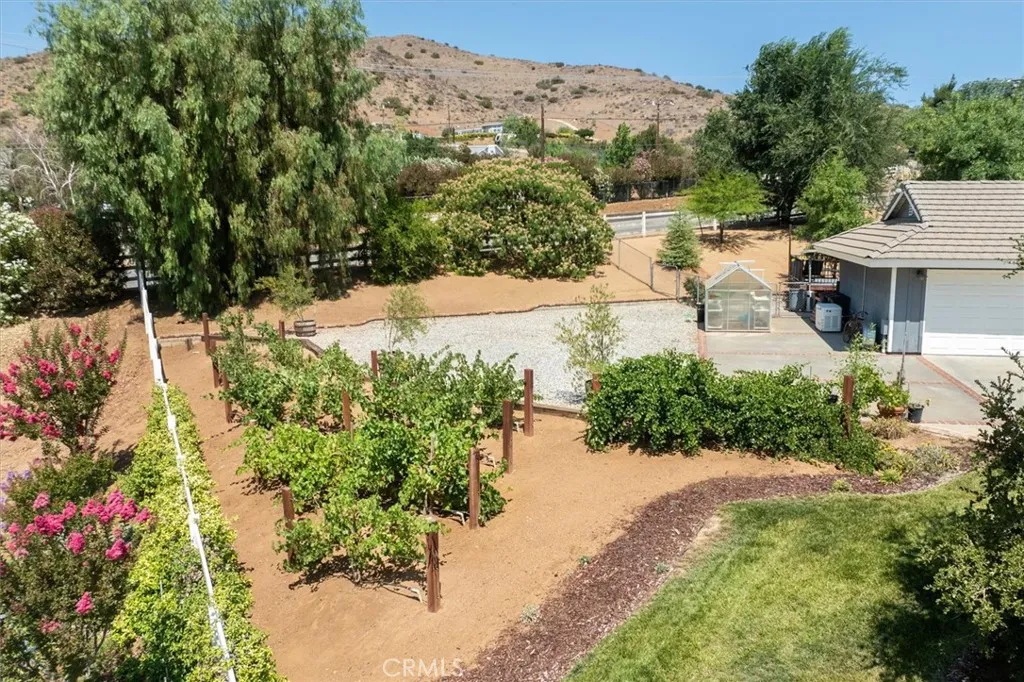 3627 Spanish Bit Drive, Acton, California 93510 home-pic-5