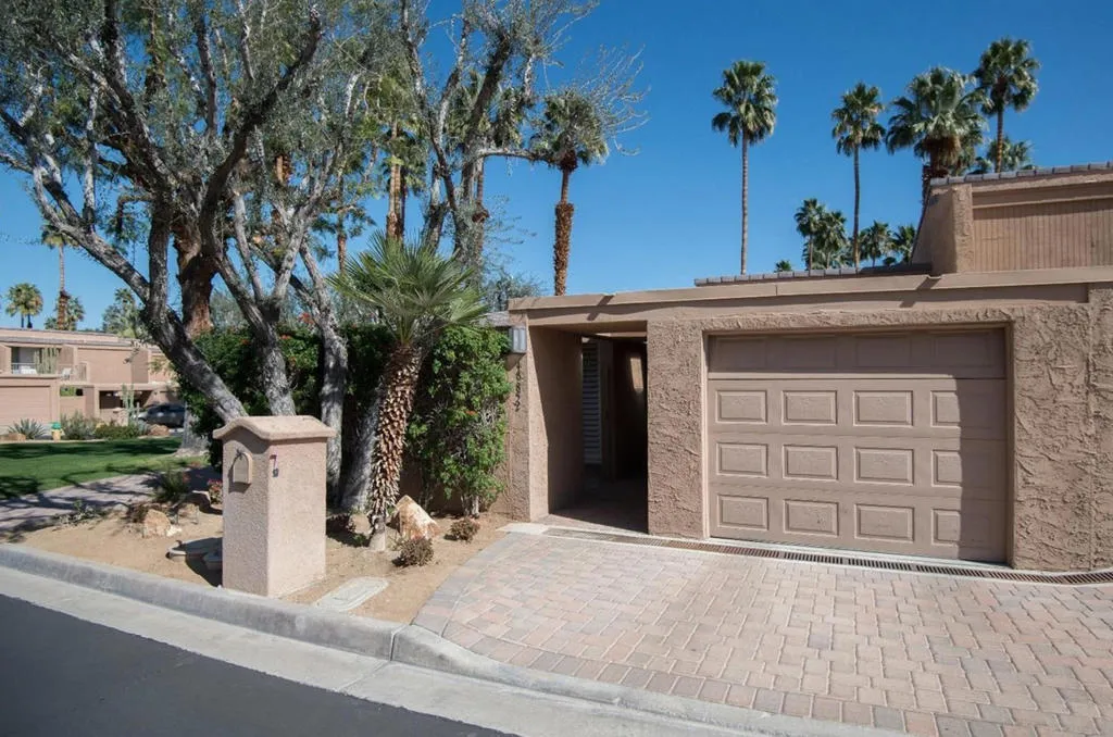 48852 Owl Lane, Palm Desert, California 92260 home-pic-2