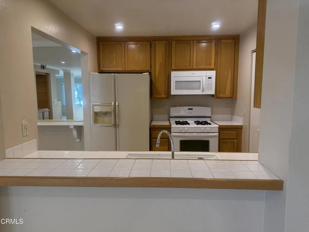 2232 Martinique Lane, Oxnard, California 93035 home-pic-38