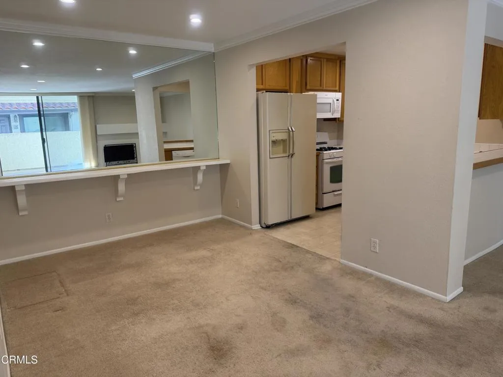 2232 Martinique Lane, Oxnard, California 93035 home-pic-23