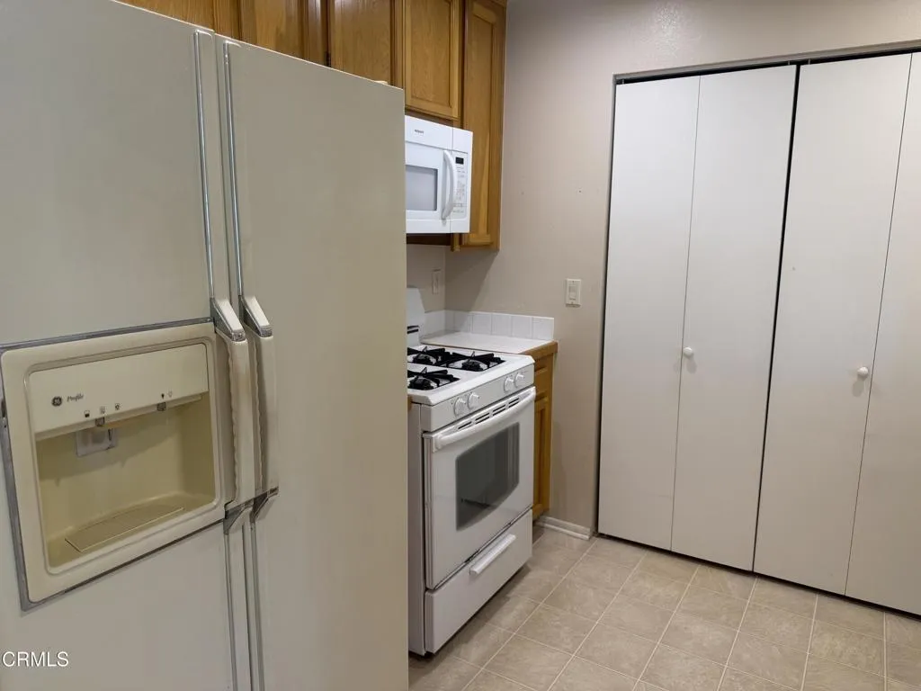 2232 Martinique Lane, Oxnard, California 93035 home-pic-33
