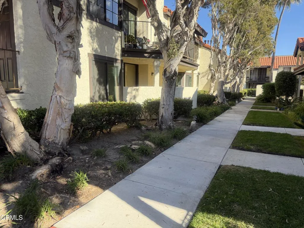 2232 Martinique Lane, Oxnard, California 93035 home-pic-5